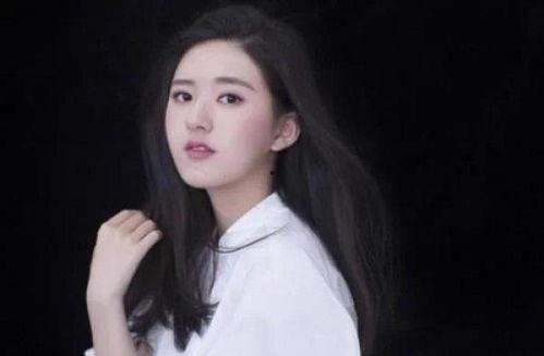 娱乐圈吃瓜赵露思是谁呀,娱乐圈新晋小花，吃瓜群众热议的焦点人物